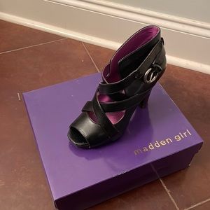 Black Madden Girl Kalypzo Shootie